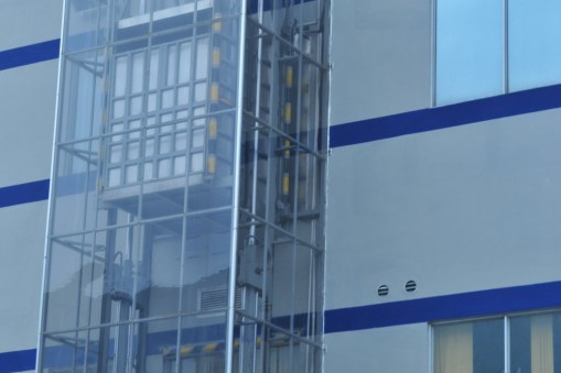 【薦】供應(yīng)液壓升降平臺，華楠駿業(yè)專利直頂