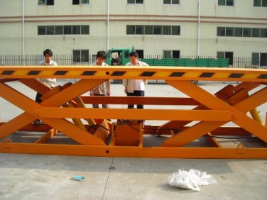 貨柜車專用升降機(jī)