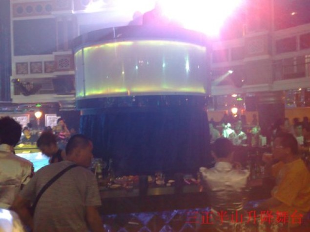 旋轉(zhuǎn)升降DJ臺(tái)