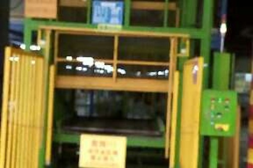 電梯自動(dòng)門直頂式-華楠駿業(yè)直頂式升降機(jī)