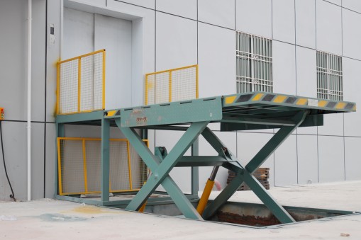 剪叉式升降機的支撐機構原理是什么