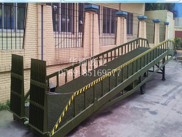 廠家直銷 廣東登車橋 非標(biāo)定做 東莞登車橋 移動登車橋
