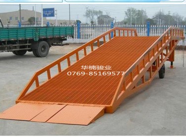 20噸移動登車橋 廠家直銷 非標(biāo)定做 東莞登車橋