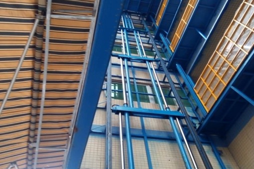 華楠駿業(yè)直頂式升降機(jī)油缸結(jié)構(gòu)介紹