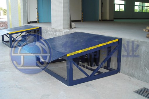 裝車升降平臺價格受到哪些影響？