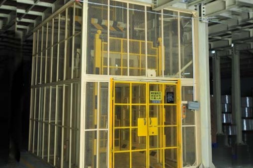 50噸升降平臺(tái) 工作臺(tái)面可設(shè)置操作按鈕