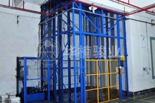 操作人員使用升降機(jī)平臺時(shí)注意事項(xiàng)