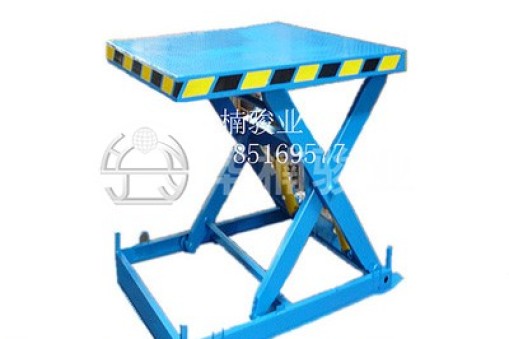 如何控制裝卸貨用升降平臺的升降速度？