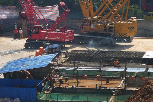 2017華楠駿業(yè)重量級作品：蘭州鴻運(yùn)大廈頂樓拆模工程