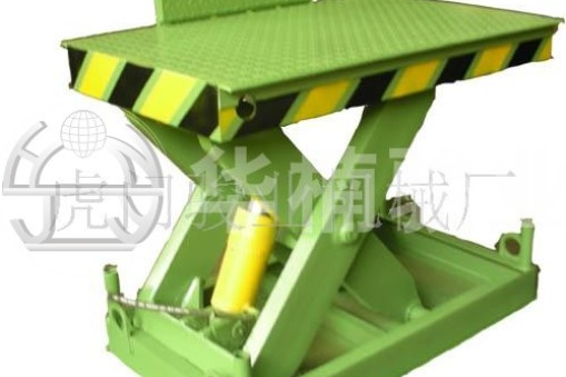 貨柜液壓升降平臺(tái)配置雖簡(jiǎn)易功能卻不簡(jiǎn)單