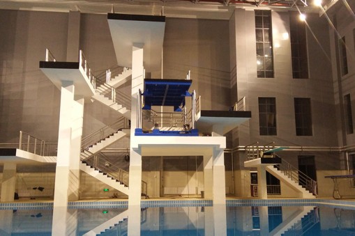 2017年國內(nèi)絲桿升降跳水臺(tái)驚艷亮相