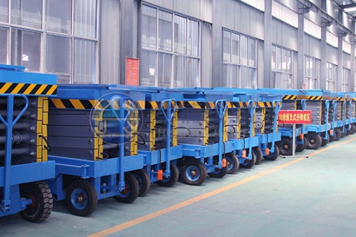 深耕海外市場 華楠駿業(yè)直頂式液壓升降機(jī)遠(yuǎn)銷國外