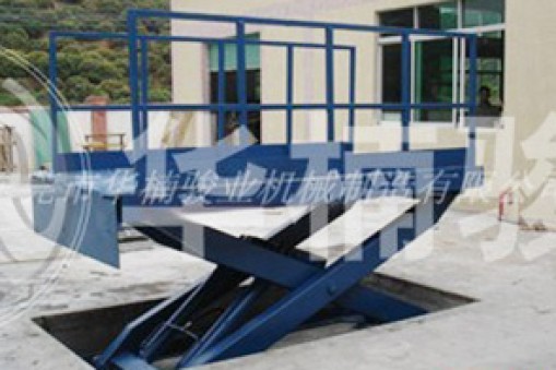 裝車升降平臺使用過程中安全注意問題有哪些？