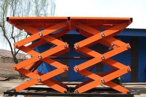 正確操作剪叉式升降平臺(tái)注意事項(xiàng)