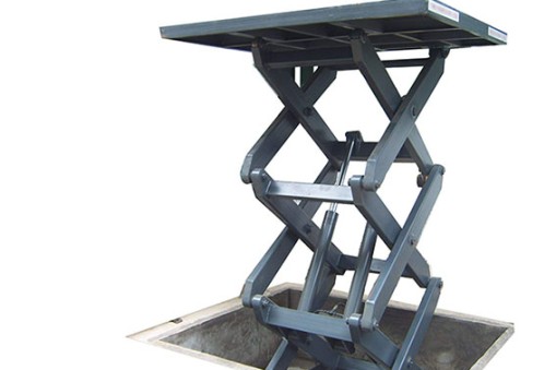 不同廠家剪叉式升降平臺(tái)價(jià)格詳解