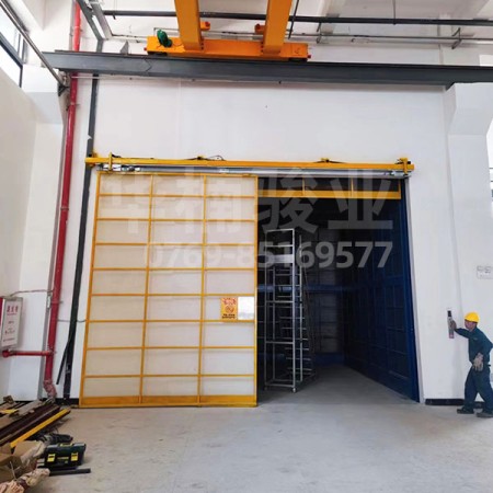電池行業(yè)專用升降機(jī)