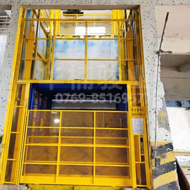 玻璃行業(yè)公司專用升降機(jī)