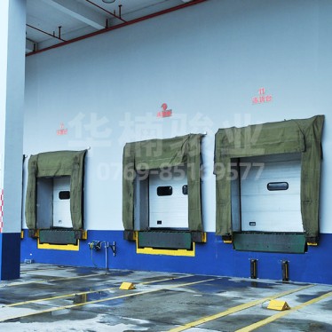 冷庫(kù)用登車(chē)橋案例-華楠駿業(yè)