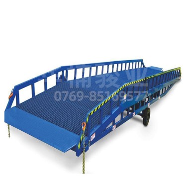 移動(dòng)登車(chē)橋案例-貨柜車(chē)用