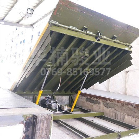 物流固定登車橋案例-華楠駿業(yè)