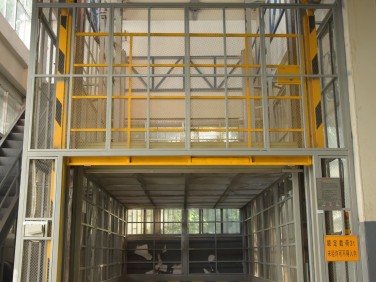 重載直頂式升降機(jī)