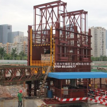 中海油深坑提土升降機案例