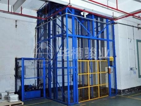 引起液壓升降機(jī)臺(tái)面滑落原因及解決方法