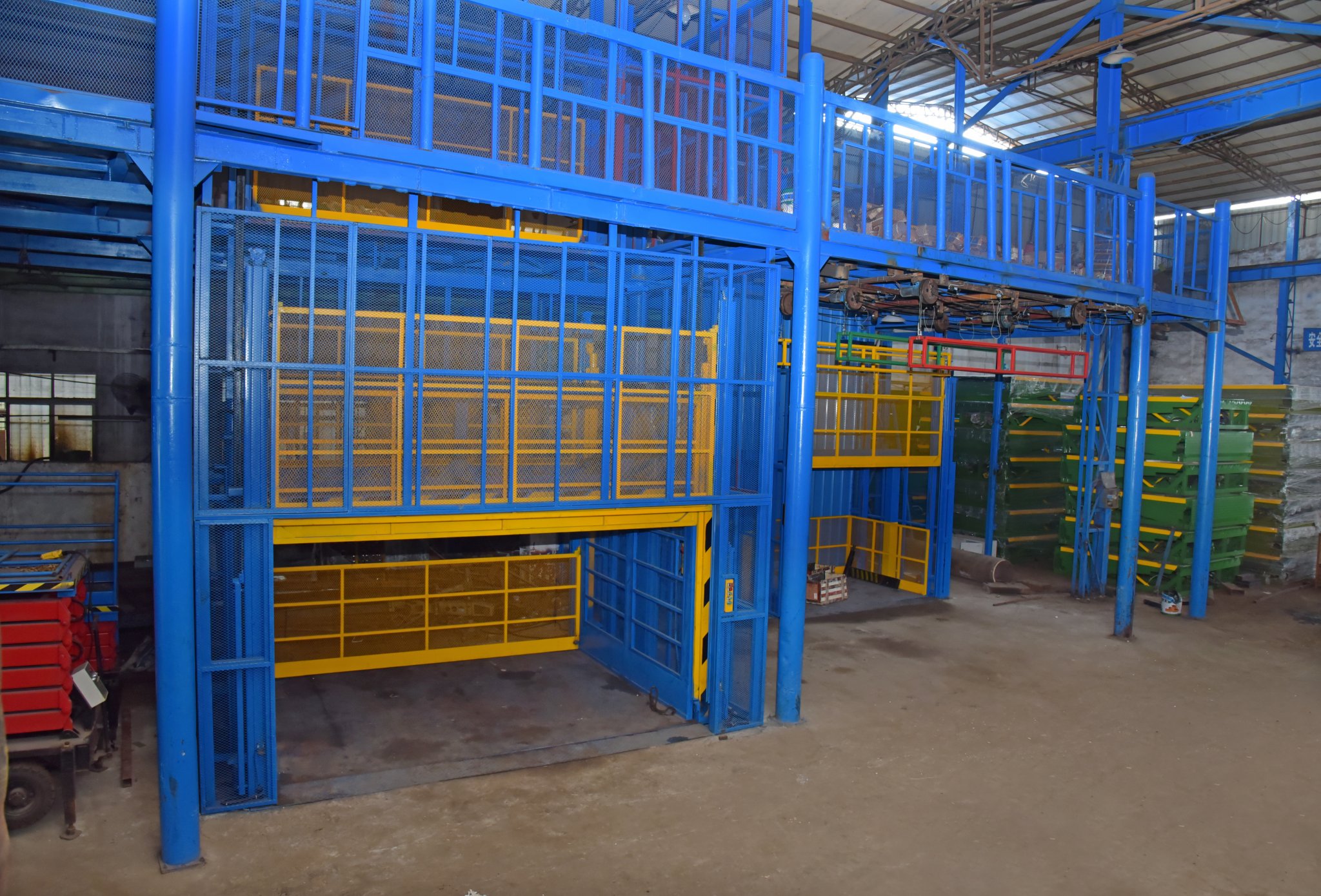 升降機是怎樣完成升降動作的？